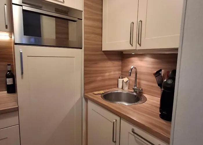 T2 Cosy A Апартаменты *