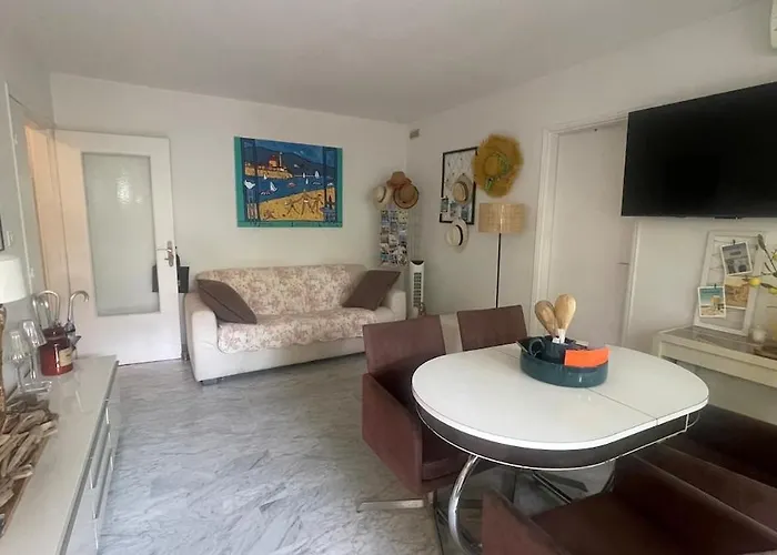 T2 Cosy A Апартаменты